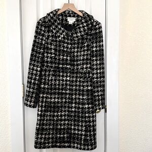 Charles Gray London M houndstooth coat with pocket detailing